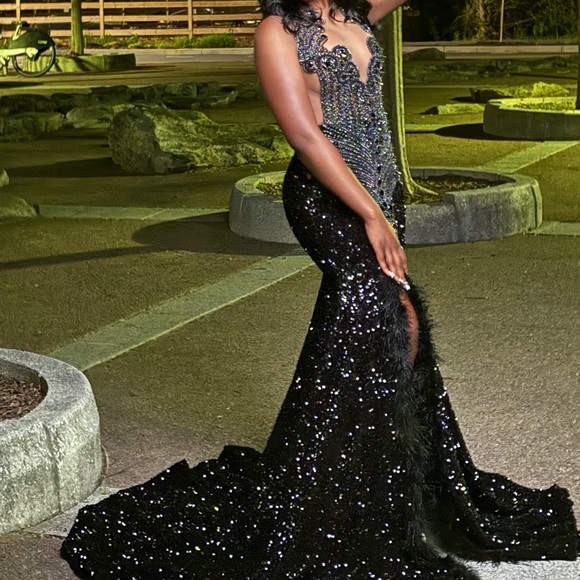 Elegant Black Sequin Prom Dress